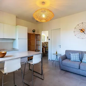 la-casina-carrara.it-tuscanyhotel.com/